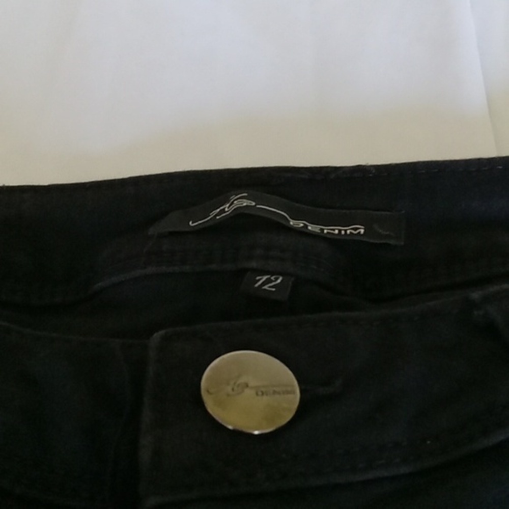 A BLACK JEANS